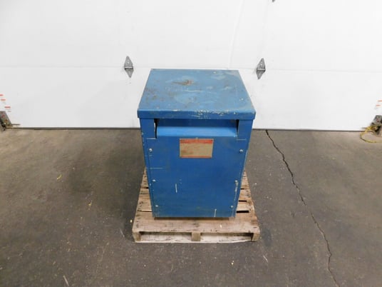 37.5 KVA 216-504 Primary, 120/240 Secondary, General Electric 9T23Y2672, dry type transformer - Image 2