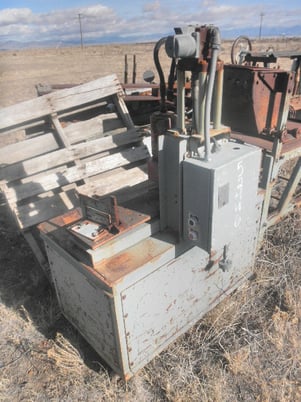 Stamping Machine, hydraulic/pneumatic, on casters - Image 2