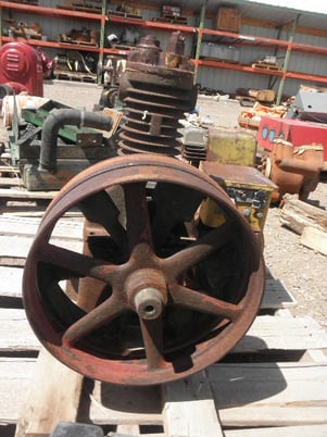 Curtis #LB467A, Single Piston Air Compressor, 3" x 3.5" size, 14" L x 13" width x 26" H belt, 250 RPM - Image 4