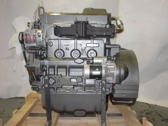 61 HP Yanmar 4TNV98-ZNSAD, Complete Diesel Engine, New - Image 1