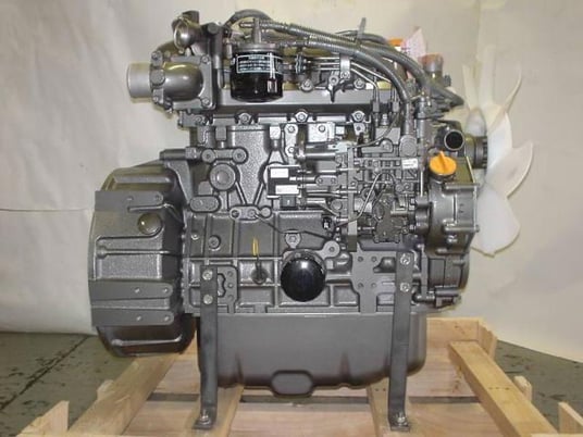 61 HP Yanmar 4TNV98-ZNSAD, Complete Diesel Engine, New - Image 3
