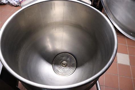 40 gallon Cleveland #KEL-40-T, electric steam kettle, 2" TDO, Stainless Steel spring loaded cover - Image 2