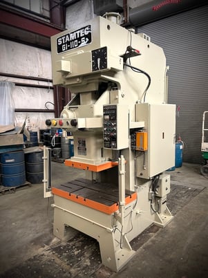 121 Ton, Stamtec #G1-110S, 7.1" stroke, 45.3" x 23.6" bed, 30-60 SPM, wet clutch/brake, 1990 - Image 1