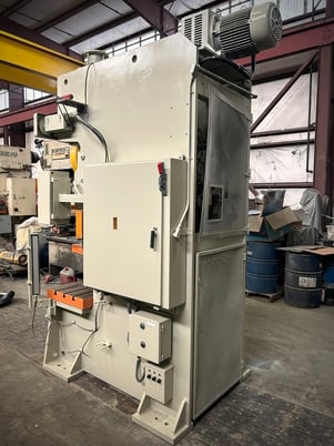 121 Ton, Stamtec #G1-110S, 7.1" stroke, 45.3" x 23.6" bed, 30-60 SPM, wet clutch/brake, 1990 - Image 3