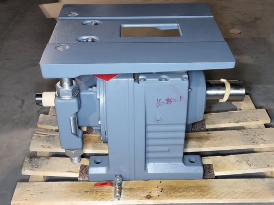 1200 RPM, Sew-Eurodrive #R137-AD7/9, gear reducer, 16.80 :1 ratio, new surplus - Image 1