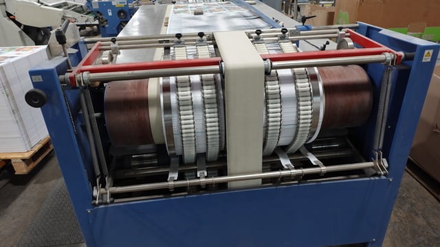 MBO #T1020-2-78/4, Folder, 4/4/2 capacity, 40.25" x 57" max Sheet size, 10-60 m/min., 2007 - Image 2