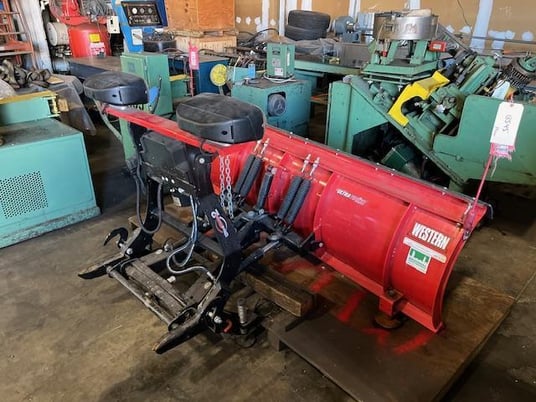 Western Pro 8' plow, like new - Image 1