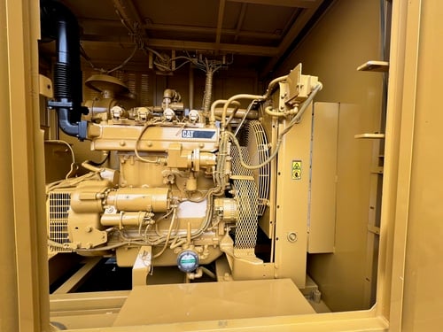 75 KW Caterpillar #G3306, Natural gas generator set, 480 Volts, 3-phase, 95 HP @ 1800 RPM, enclosure, 2011 - Image 4