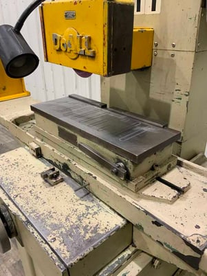 6" x 18" DoAll #VS618, surface grinder, 7" x 1/2" grinding wheel, 15" work height, lube system, 1 HP - Image 3