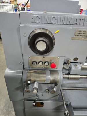 10" x 36" Cincinnati, toolroom precision hydrashift lathe, 6" 3-jaw chuck, 35-1200 RPM, taper, Steady Rest - Image 3