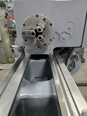10" x 36" Cincinnati, toolroom precision hydrashift lathe, 6" 3-jaw chuck, 35-1200 RPM, taper, Steady Rest - Image 7