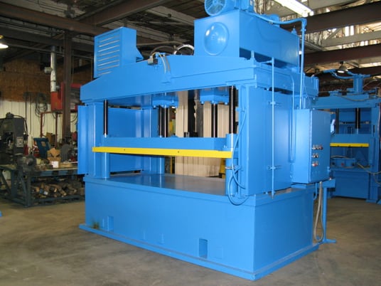 100 Ton, 95" x 62", down-acting, 4-post, 36" daylight, 20" stroke, 35" operator height, 25 HP, #1903 - Image 2