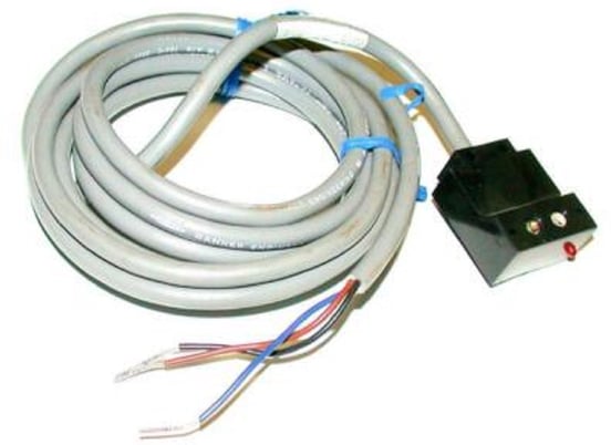 Banner SE612D 26063 Econo-Beam Sensor, Infrared 880 nm Diffuse, Range 200 mm - Image 1