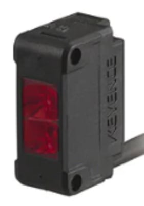 Keyence PZ-G42N Square Reflective Cable Type Sensor, NPN - Image 1