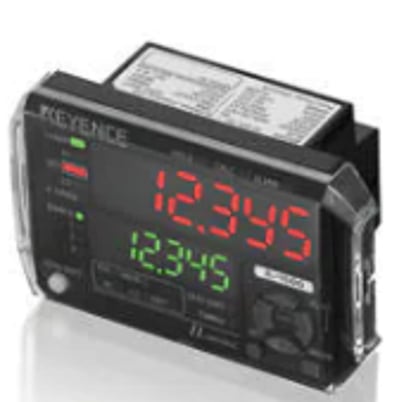 Keyence IL-1500 CMOS Analog Laser Sensor, Amplifier Unit, Panel Mount Type - Image 1