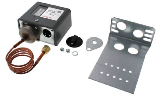 Johnson Controls P70AB-12C Pressure Control 100 - 425 psig (Adj. Diff. 5/35 psi) - Image 1