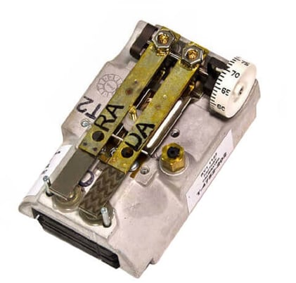 Johnson Controls T-4752-201 High Volume Horizontal Mount Pneumatic Thermostat - Image 1