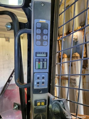 Case #TR270, Skid Steer Loader, enclosed cab, bucket, forks, diesel powered, 74 HP, S/N NBM438885, 2011 - Image 4