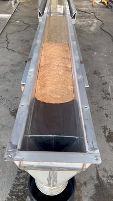 12" wide x 25' long, Stainless steel vibrating conveyor - Image 5