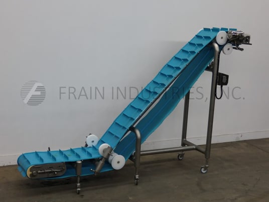 20" wide, Inclined cleated conveyor, Stainless steel, 1/2 HP motor drive - Image 1
