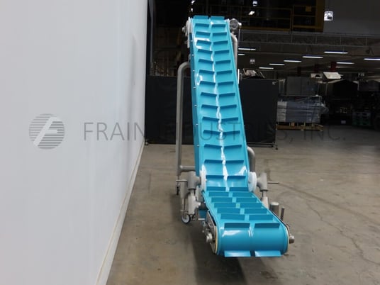 20" wide, Inclined cleated conveyor, Stainless steel, 1/2 HP motor drive - Image 2