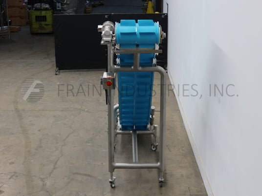 20" wide, Inclined cleated conveyor, Stainless steel, 1/2 HP motor drive - Image 4