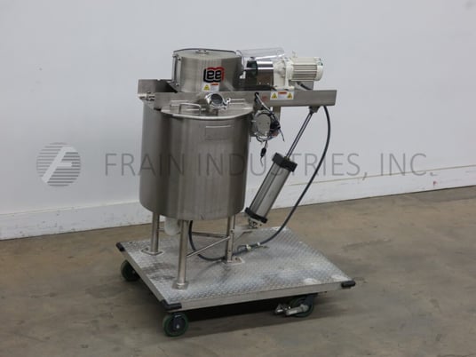 30 gallon Lee #30DMT, 316 Stainless Steel jacketed & insulated motion kettle, 40 psi, 23" dia. x 21" deep - Image 1