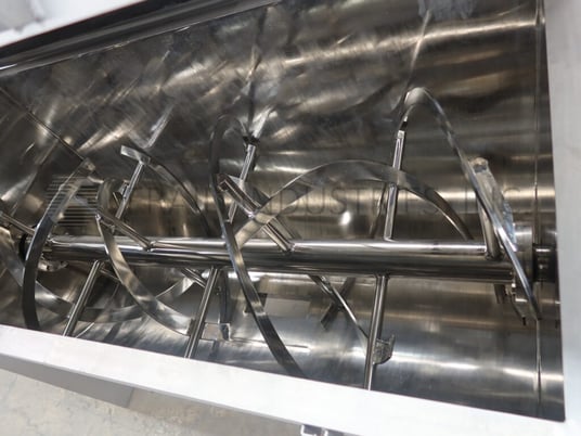 100 cu.ft. Abbe #RB100, double ribbon mixer, 304 Stainless Steel contact parts, 93" length, 45" width, 49" - Image 2