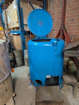 Barrett #402-E, chip wringer, 23" x 15" chip pan, 2.1 cu.ft., 6 HP, 1200 RPM, lid lock, brake - Image 2