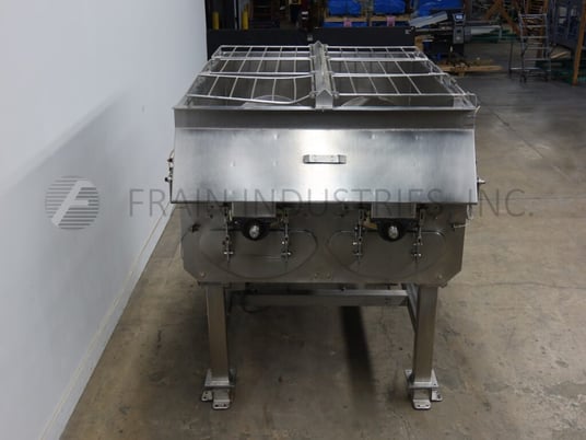 100 cu.ft. 304 Stainless Steel dual trough ribbon blender, with lift up safety grate, (2) 20 HP motor drives - Image 3
