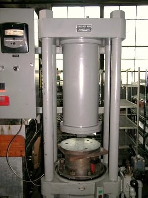 80 Ton, Elmes, 4-post. 12" diameter heated platens. Upacting bottom. New BARCOL controls. Older, but - Image 2