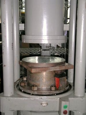 80 Ton, Elmes, 4-post. 12" diameter heated platens. Upacting bottom. New BARCOL controls. Older, but - Image 4