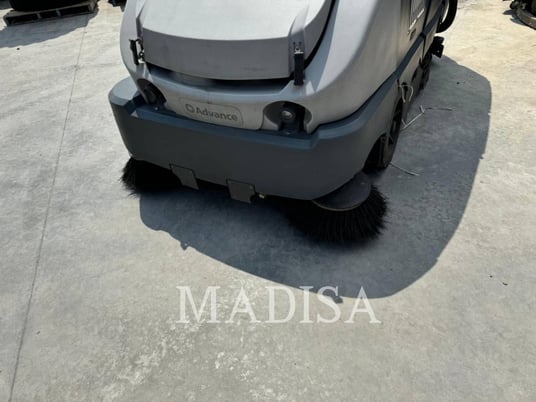 Advance CS701048LP, Scrubber / Sweeper, 2209 hours, S/N: 1000068397, 2019 - Image 8
