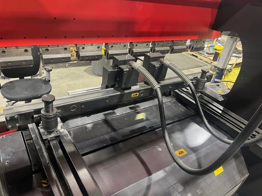 50 Ton, Amada #5020FS, Hydraulic Press Brake, 6.5' OA, 65" between housing, 7.87" stroke, 16.5" throat - Image 3