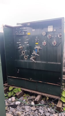 750 KVA 24940Y Primary, 600Y Secondary, Federal Pioneer, (needs doors) - Image 1