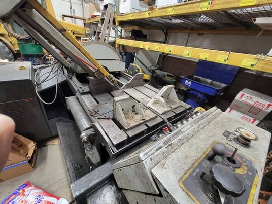 18" x 20" Hyd-Mech #V-18-Series-II, vertical bandsaw, 75-400 SFM, 19" wheel diameter, 38" table height, 2008 - Image 1