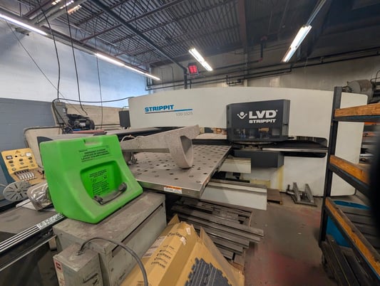 LVD #V20-1525, turret punch, 2011 - Image 1