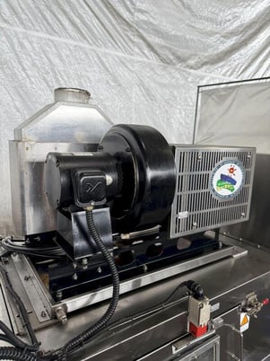 Fine Machine Kataoka belt type parts washer w/ oil skimmer, 18", 2016 - Image 5