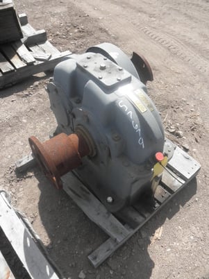 134 HP @ 1150 RPM, Flender #SEN250, Parallel Shaft Gear Reducer Gearbox, 436 RPM output, 2.63 :1 Ratio - Image 2
