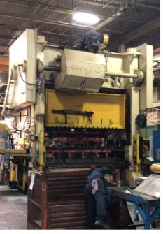 400 Ton, Blow, 16" stroke, 20-40 SPM, 120" x 60" bed, Windows, floor standing, under power - Image 2