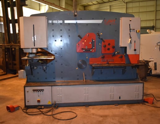 Durma/JMT #IW165/300, dual cylinder, 181. ton plate shear - section & bar shear - punch  angle shear - notcher - Image 1
