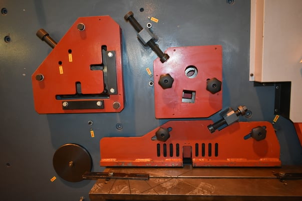 Durma/JMT #IW165/300, dual cylinder, 181. ton plate shear - section & bar shear - punch  angle shear - notcher - Image 3