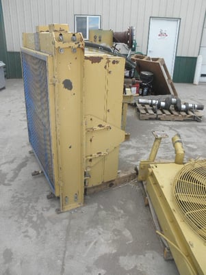 O & M #8-049, Radiator, flat fin, 1-2 stagger, 10 fins/in., 8 fan blades, 37" diameter - Image 1