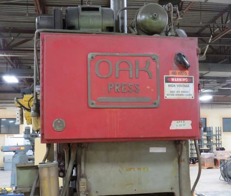 30 Ton, Oak #FP1-A, fin press, 1.5" stroke, 30" x 20" die area, 8.5"-10.5"Shut Height, 133-385 SPM, air - Image 4