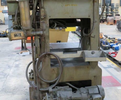30 Ton, Oak #FP1-A, fin press, 1.5" stroke, 30" x 20" die area, 8.5"-10.5"Shut Height, 133-385 SPM, air - Image 6