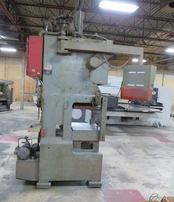 30 Ton, Oak #FP1-A, fin press, 1.5" stroke, 30" x 20" die area, 8.5"-10.5"Shut Height, 133-385 SPM, air - Image 8
