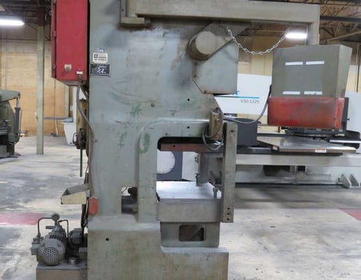 30 Ton, Oak #FP1-A, fin press, 1.5" stroke, 30" x 20" die area, 8.5"-10.5"Shut Height, 133-385 SPM, air - Image 9