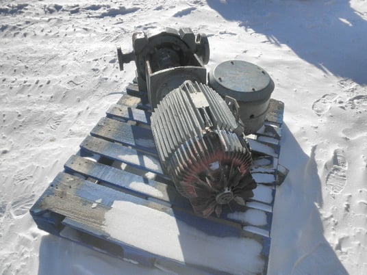 234 GPM @ 280' TDH, Goulds #3900, Centrifugal Pump, Vert., 1-Stage, 3" suction, 1.5" discharge, 30 HP, 3560 - Image 2