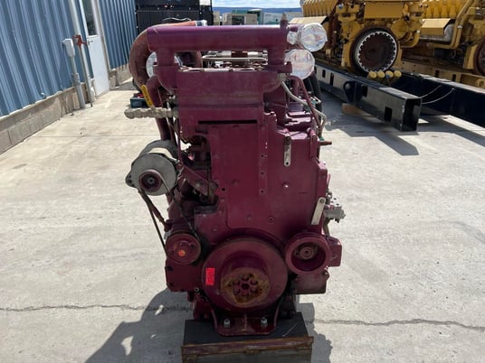 597 HP Cummins #3422323, industrial engine, 2100 RPM, sound attenuated enclosure 1, 2010 - Image 3