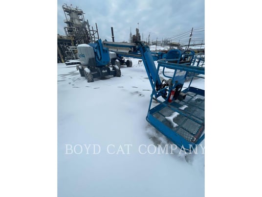 Genie Industries Z62/40 4WD G84, Articulated Boom Lift, 1695 hours, S/N: Z6215A-439, 2015 - Image 2